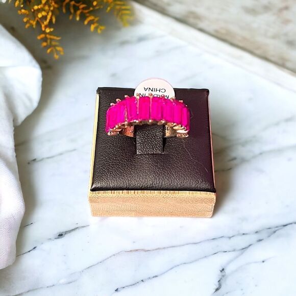 Baguette Pink Rhinestone Gold Tone Ring Size 9.5 NWT - Picture 1 of 4